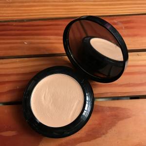Bobbi Brown Long-Wear Even Finish Compact Foundation in Warm Beige