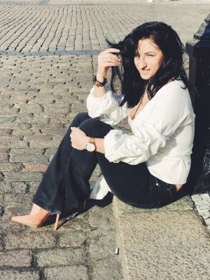  It’s okay not to be okay & the white ruffles shirt