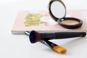 MAKEUP 101 | BEGINNER'S TOOLS