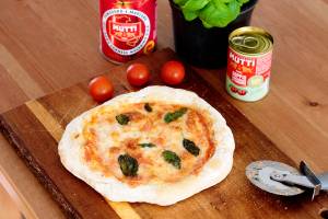 THE BEST HOMEMADE PIZZA!